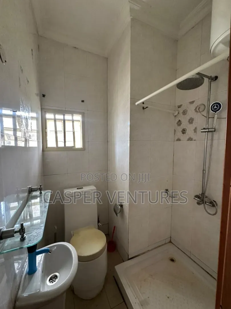 Sparkling Affordable Monthly Apartment in Agungi