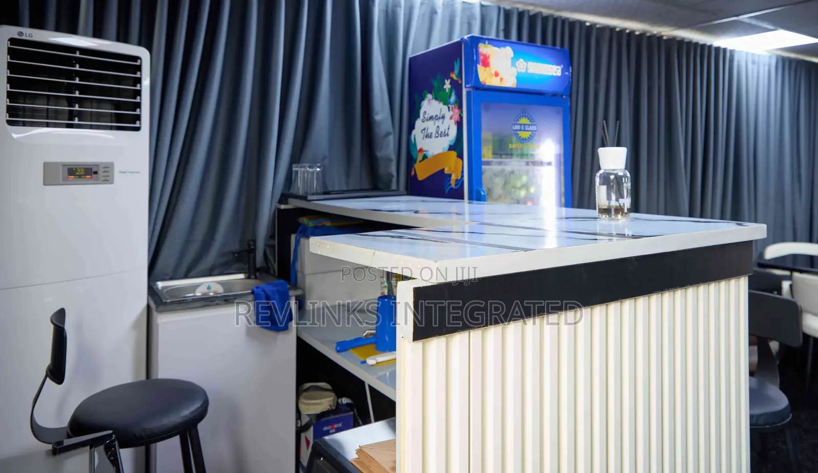 Cozy Private Lounge in Gra in Ikeja GRA