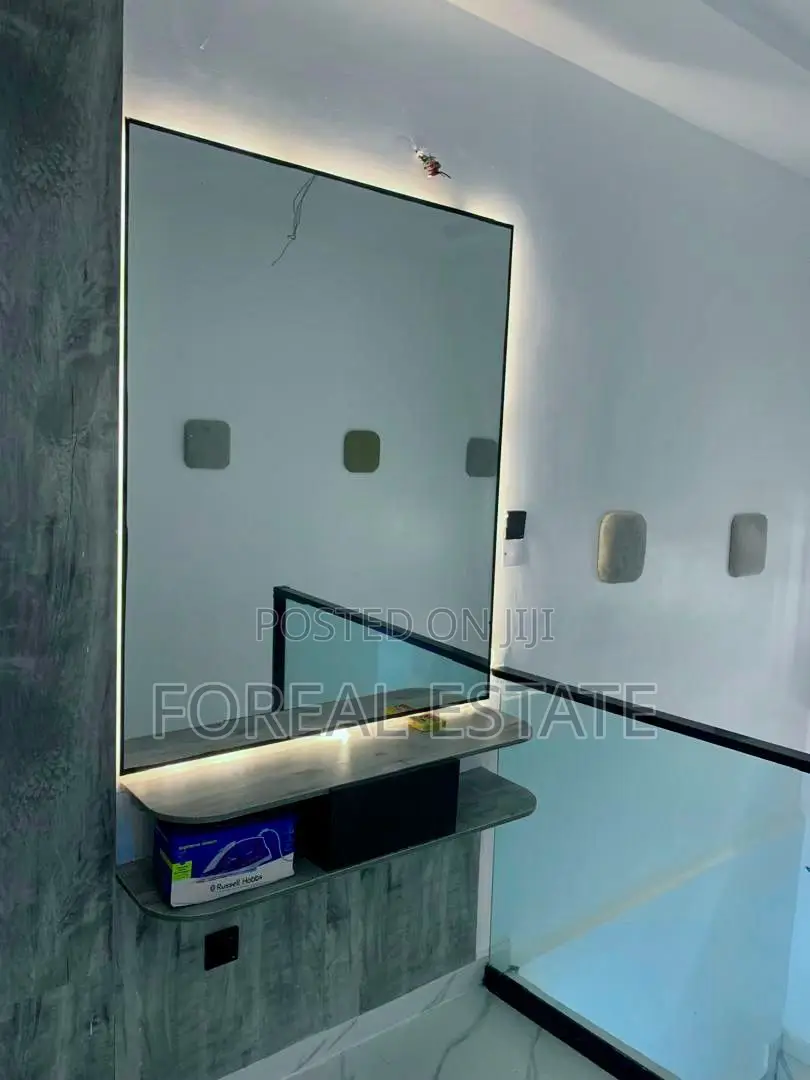 Legacy, Luxury 2 Bed Duplex Shortlet, Private Lounge (Self Compound) in Chevron