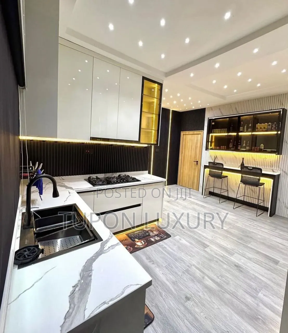 Luxury 2/3 Bedroom Apartment / in Jahi