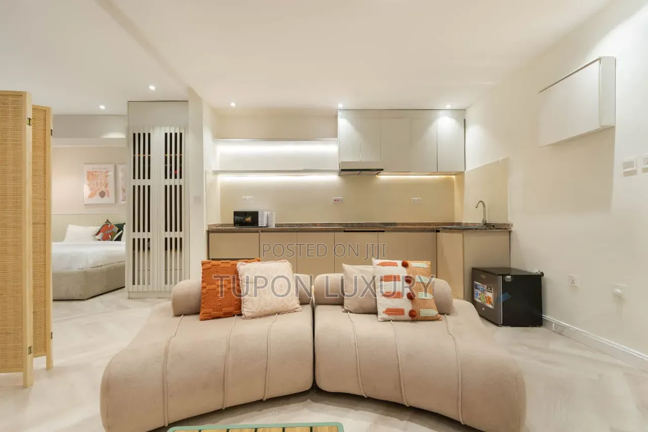 Beautiful, Luxury , Secured, Spacious Studio Apartment With Gym in Lekki Phase 1