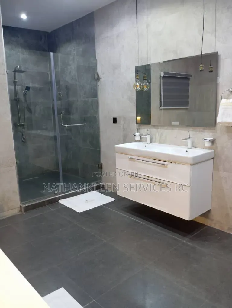 Bach Pad Two Bedroom Luxury Apartment in Jahi