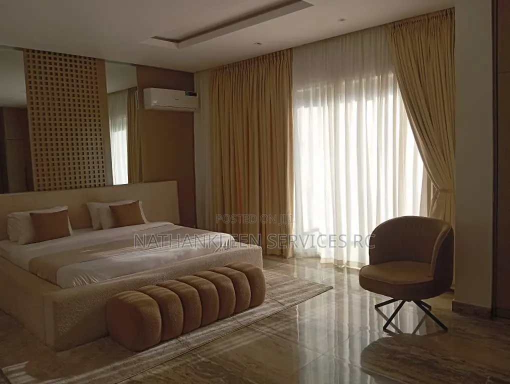 Bach Pad Two Bedroom Luxury Apartment in Jahi