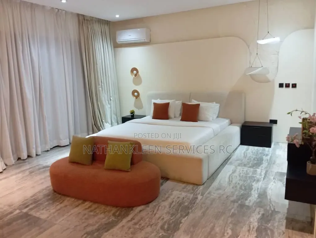 Glam House Two Bedroom Luxury Apartment in Jahi