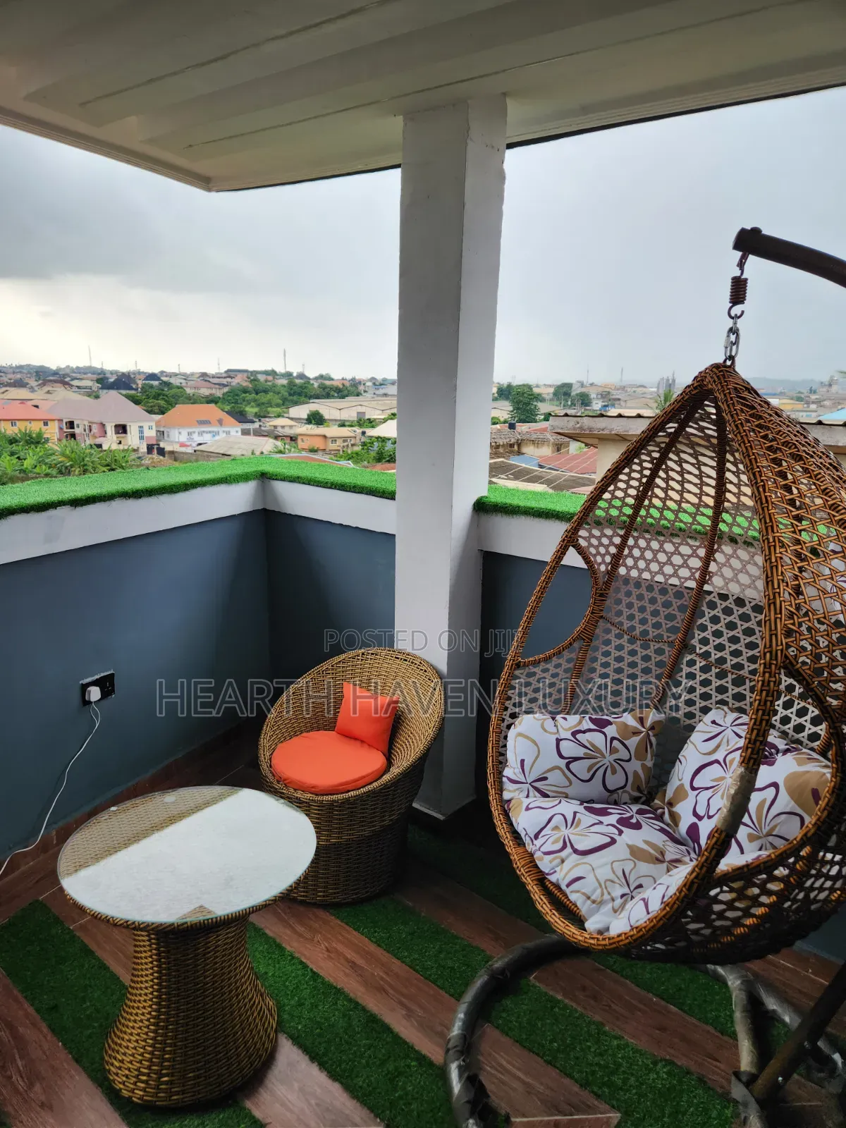 One-Bedroom Duplex Penthouse Apartment– Hearth Haven Luxury Apartment in Akala Express