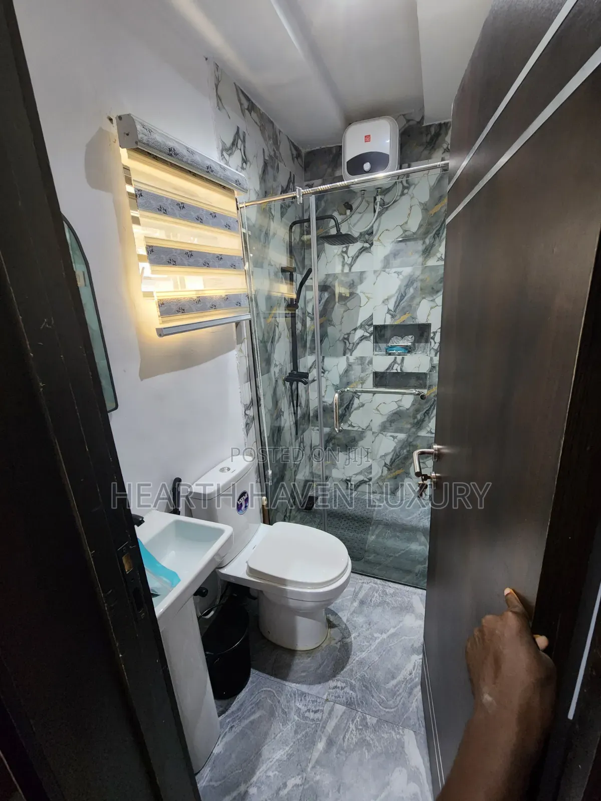 One-Bedroom Duplex Penthouse Apartment– Hearth Haven Luxury Apartment in Akala Express