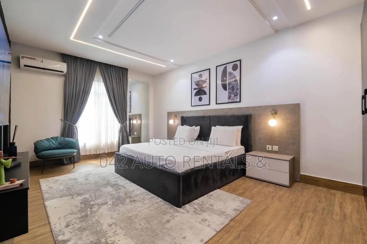 Luxury 6-Bedroom Duplex (Lekki Freedom Way) in Lagos Island / Lagos Island