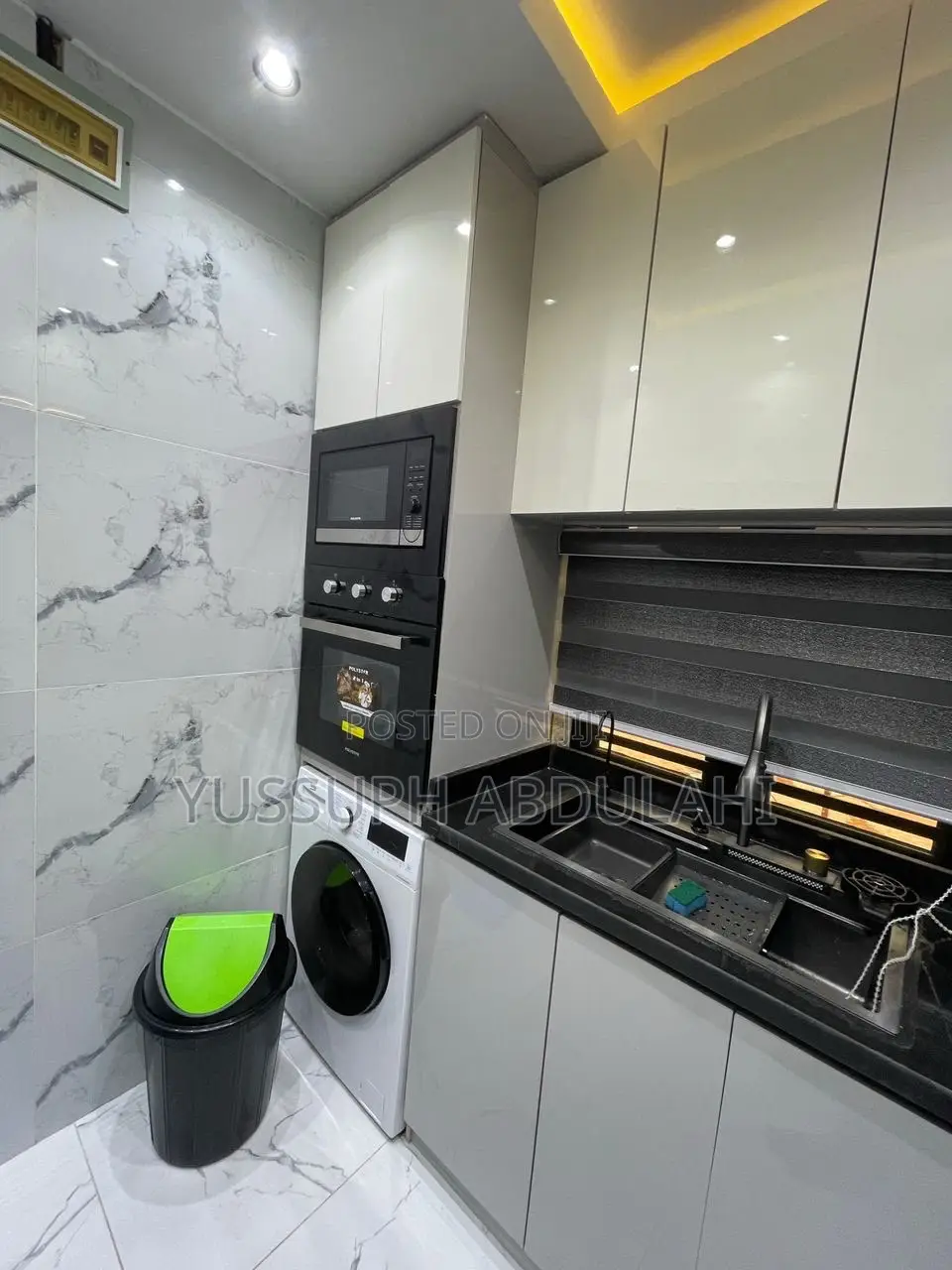 2 Bedrooms Gra Ikeja in Opebi