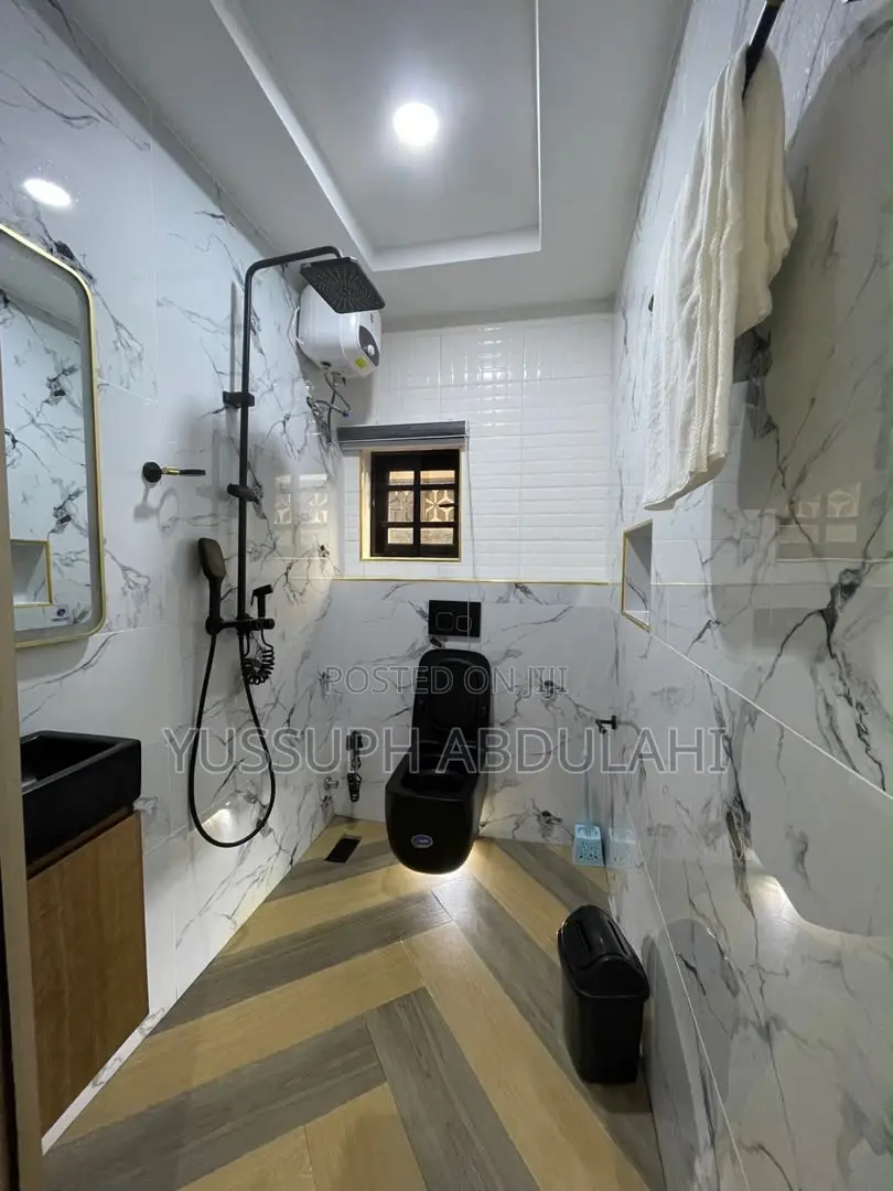 2 Bedrooms Gra Ikeja in Opebi