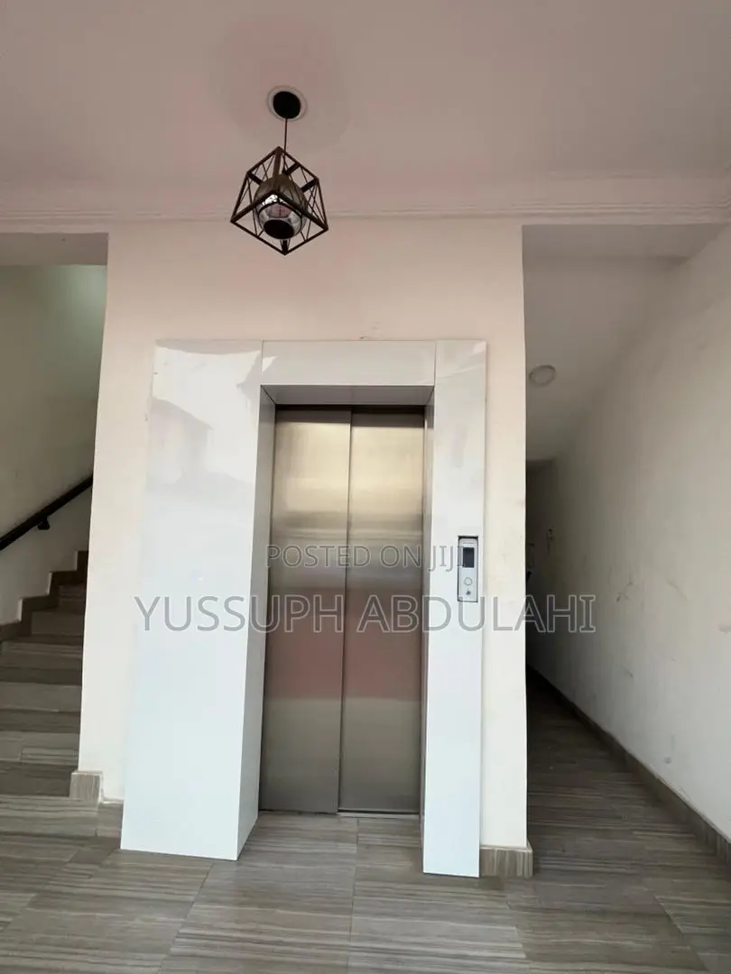 3 Bedrooms Gra Ikeja in Ikeja GRA