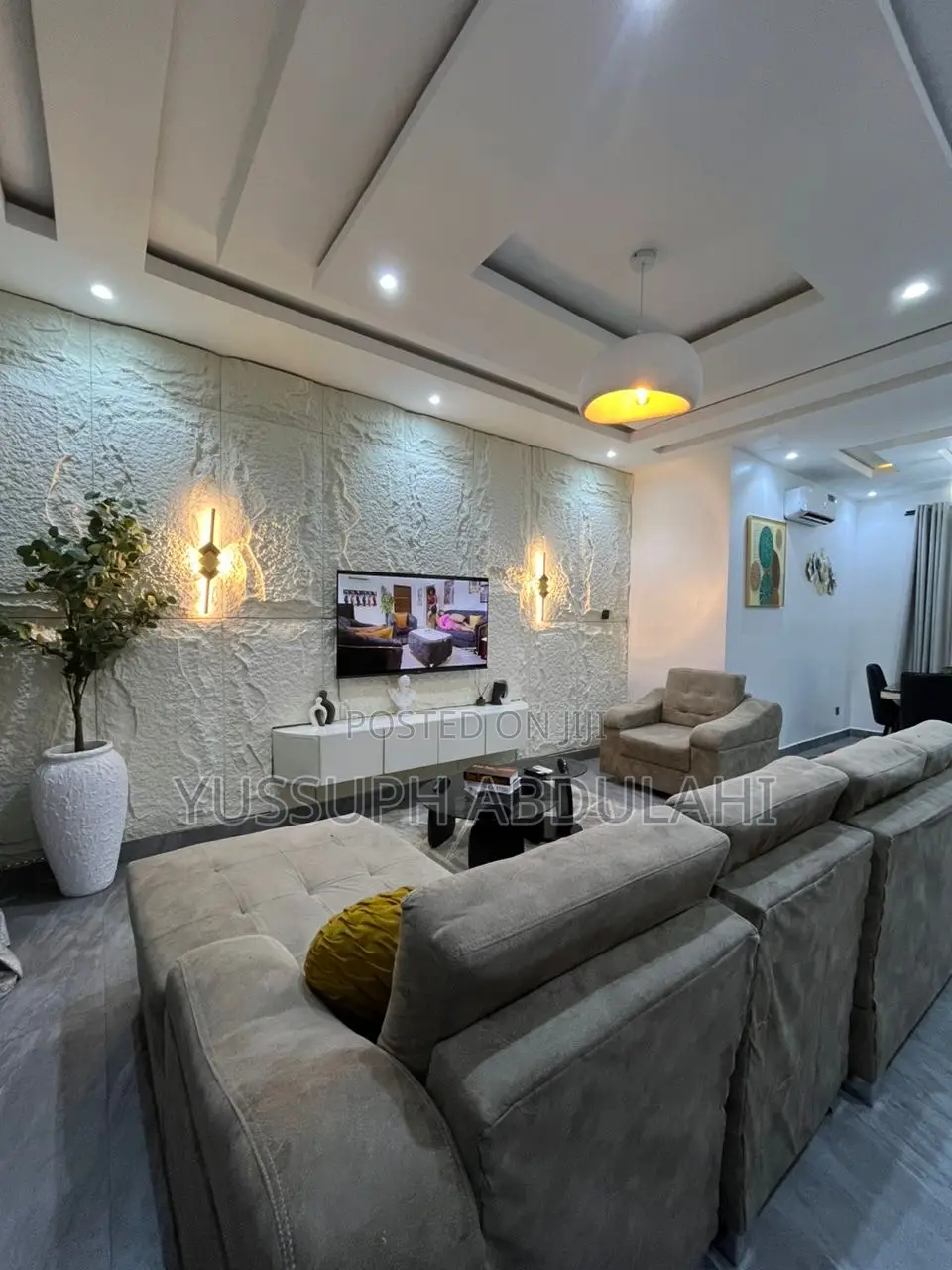 2 Bedrooms Gra Ikeja in Ikeja GRA