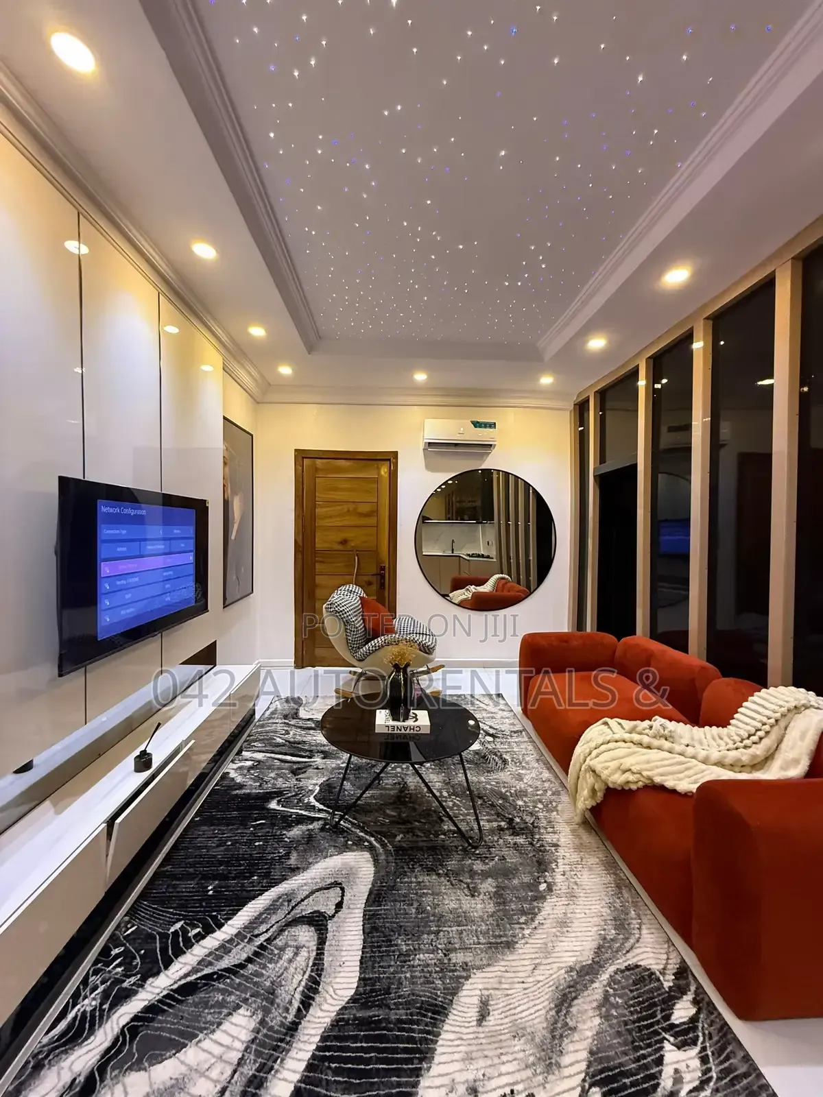 Deluxe 1 Bedroom Bathtub Apartment With Red Room in Lagos Island / Lagos Island