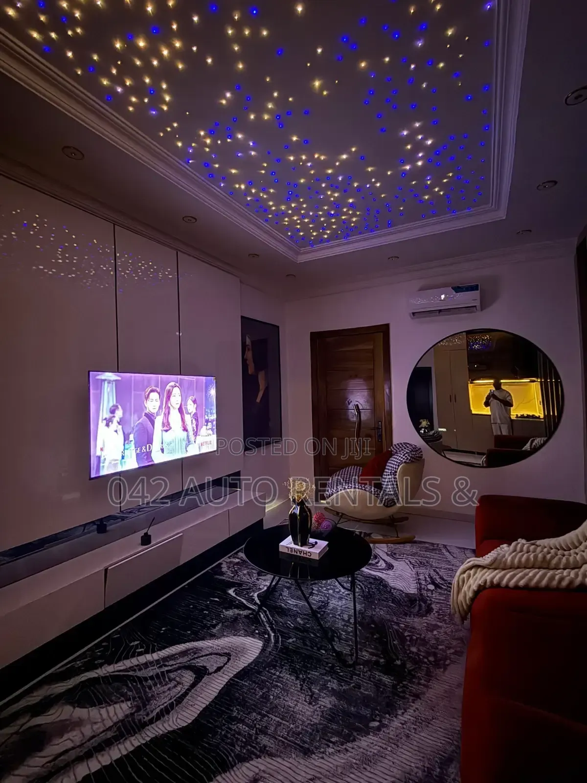 Deluxe 1 Bedroom Bathtub Apartment With Red Room in Lagos Island / Lagos Island
