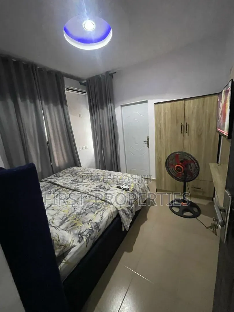Fully Furnished Room and Parlour Self Con in Ibadan