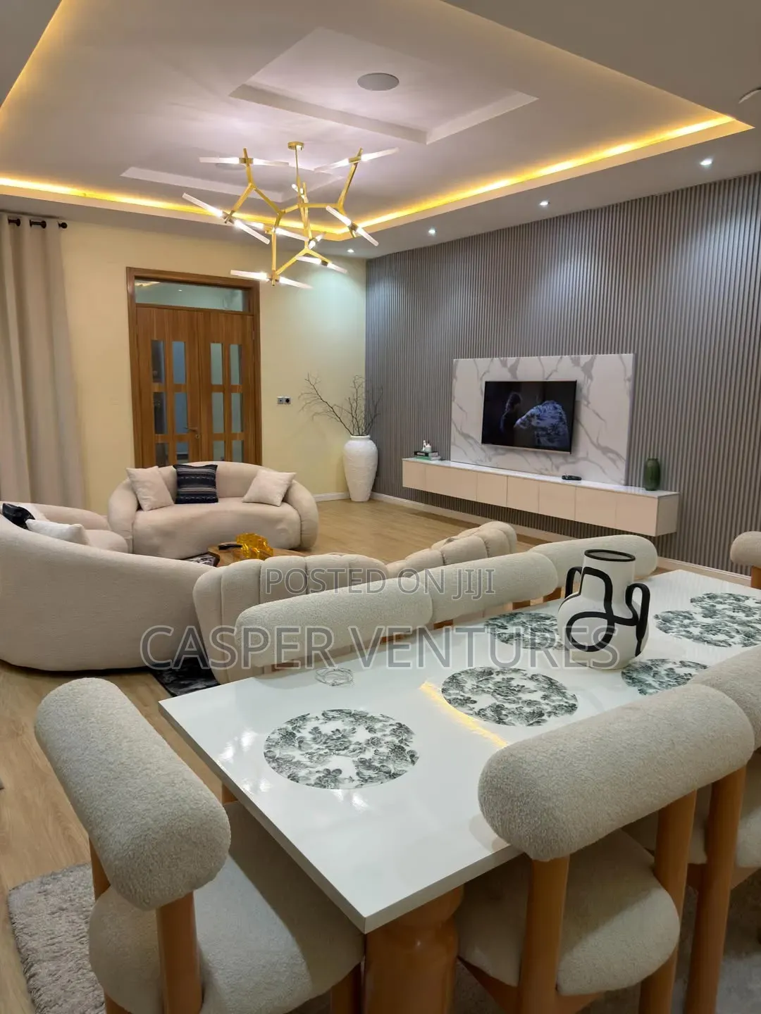 Colorful Luxurious Apartment in Ikate