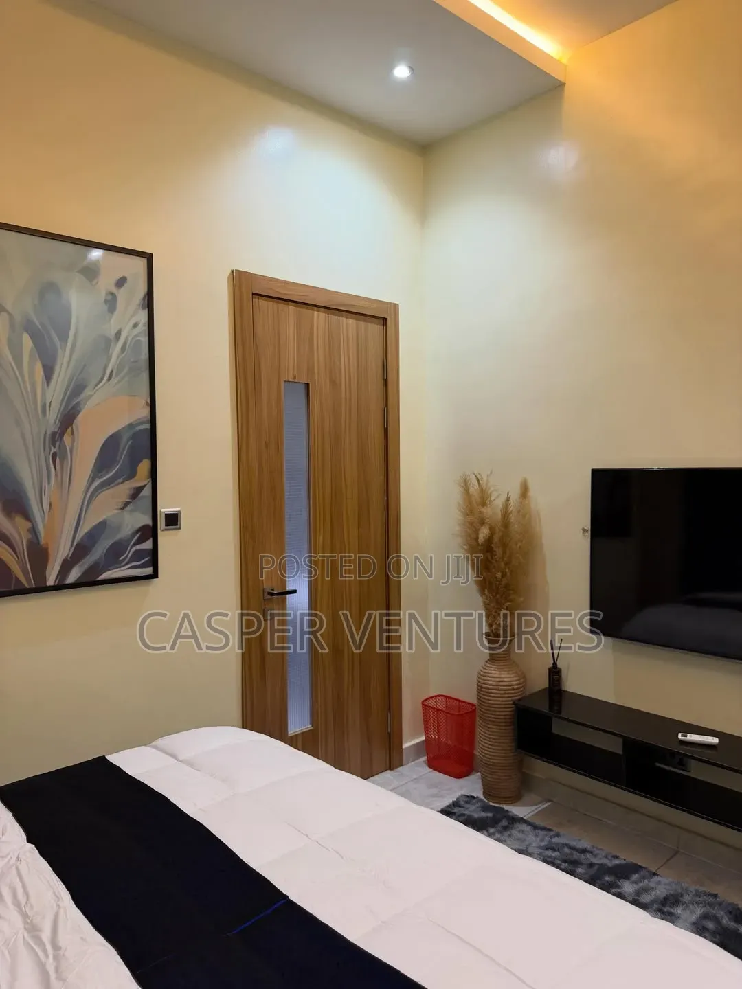 Colorful Luxurious Apartment in Ikate