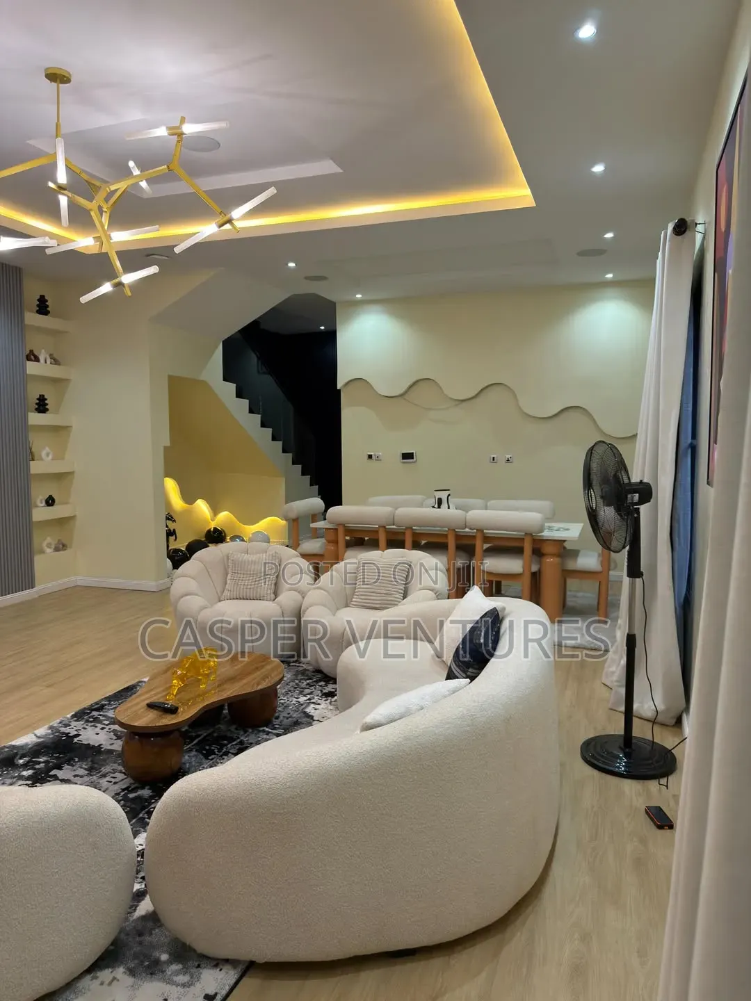 Colorful Luxurious Apartment in Ikate