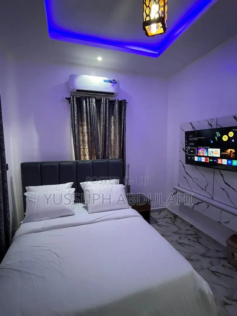 1 Bedroom Surulere in Adeniran Ogunsanya