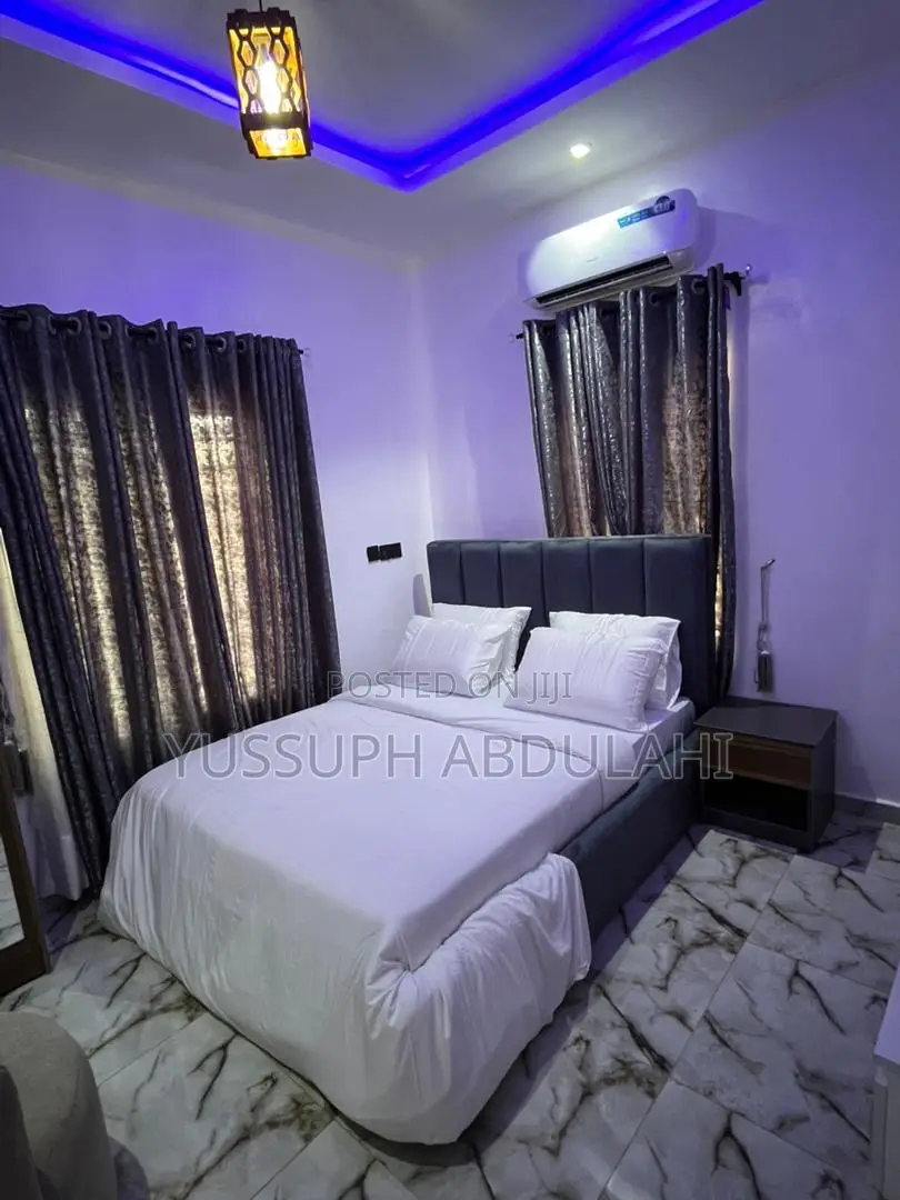 1 Bedroom Surulere in Adeniran Ogunsanya