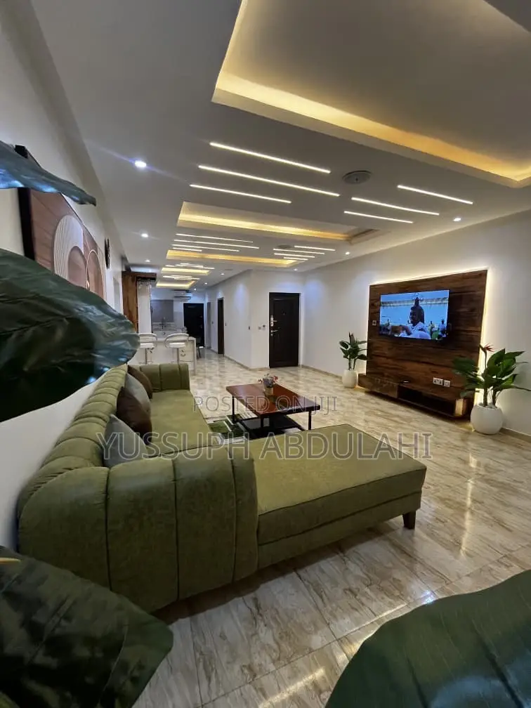 3 Bedrooms Gra Ikeja in Ikeja GRA