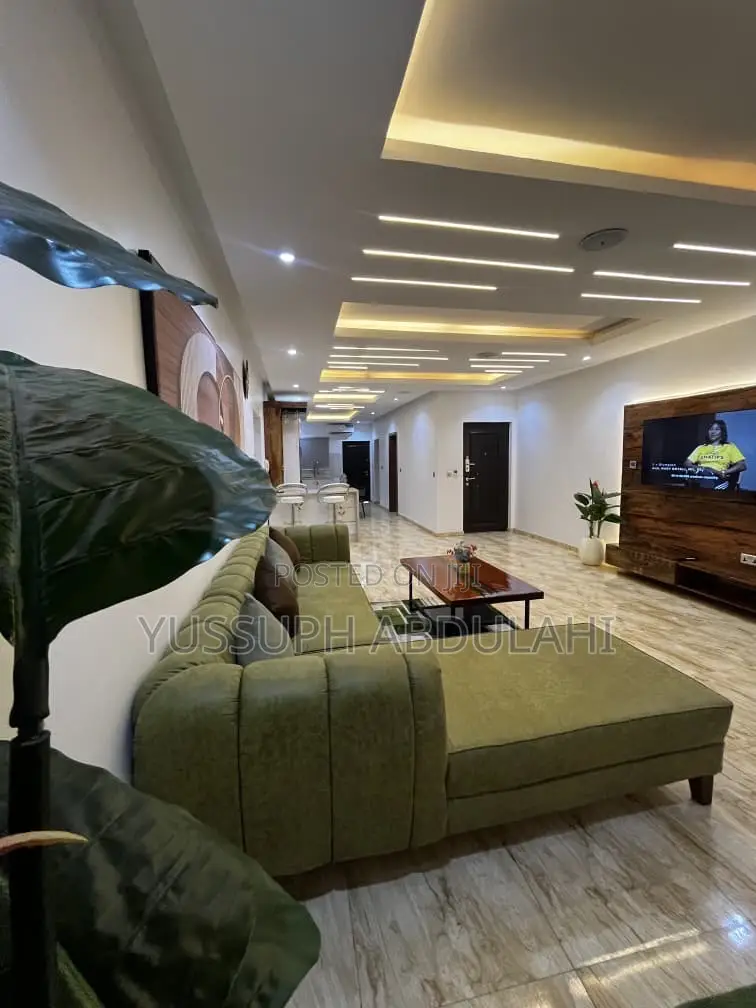 3 Bedrooms Gra Ikeja in Ikeja GRA