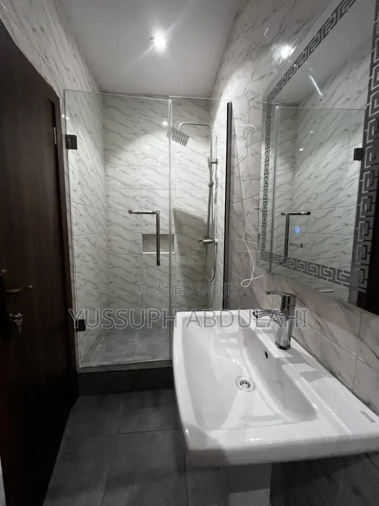 3 Bedrooms Gra Ikeja in Ikeja GRA