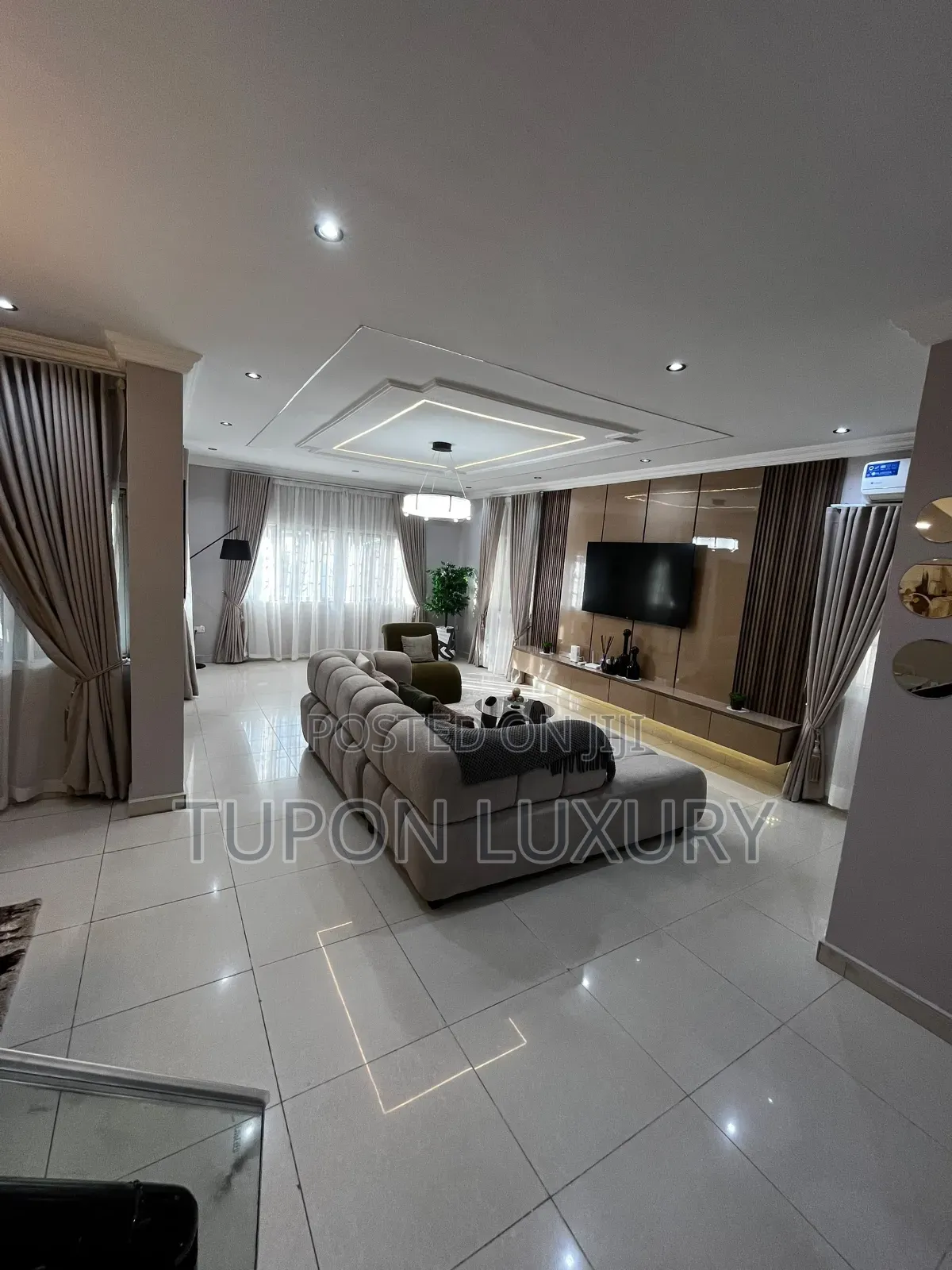Luxury 3bedroom With Pool and Mini Pool Table in Ikeja GRA