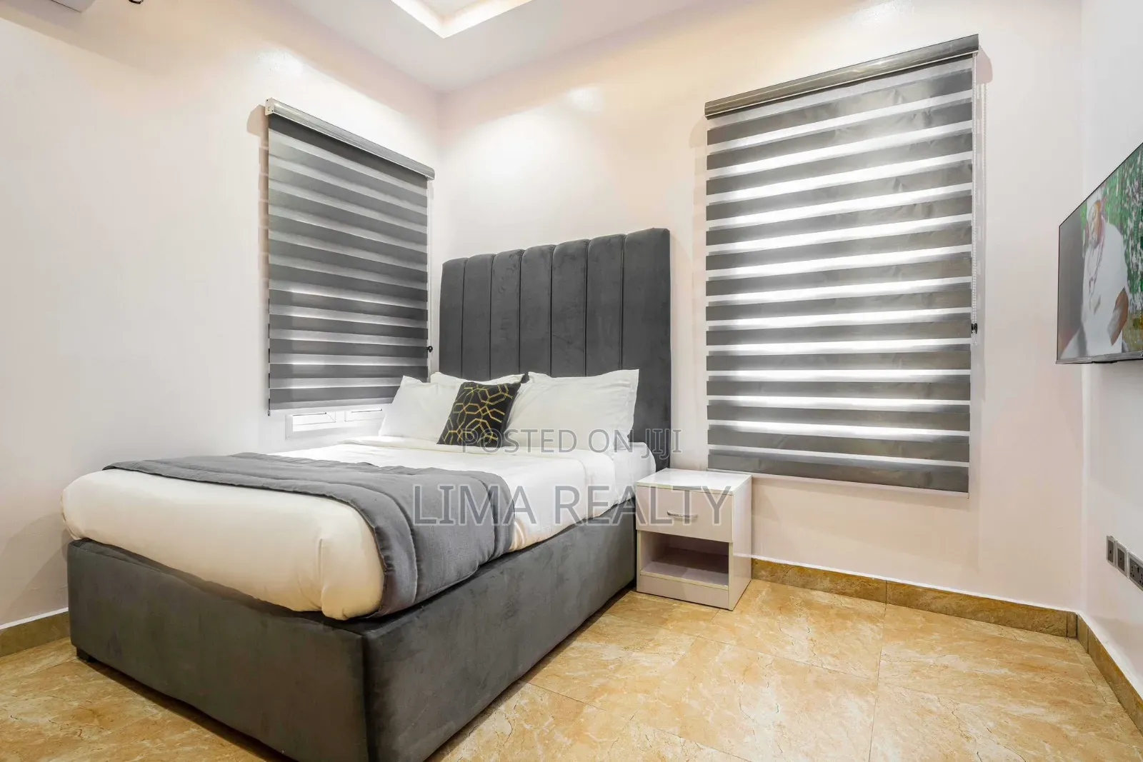 3 Bedrooms Dideolu Estate With Pool in Adeola Odeku