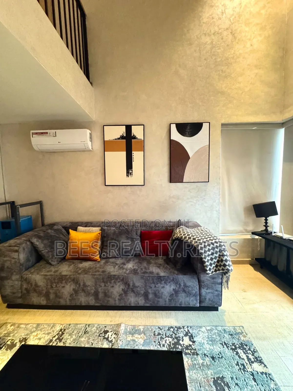 Modern Loft Studio Apartment With City View, Rooftop a Balcony in Sabo / Yaba