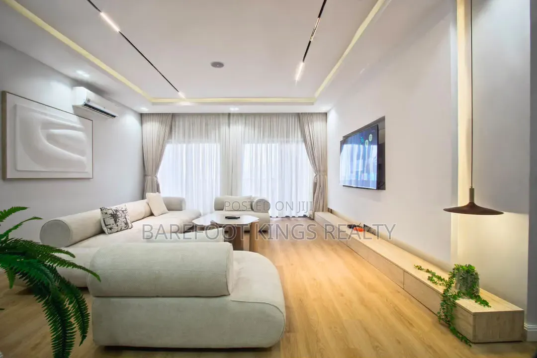 Luxury 3Bedroom Waterfront Apartment in Banana Island