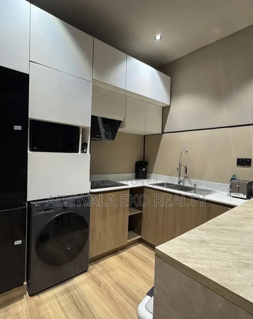 2 Bedroom Penthouse Shortlet - Ikeja GRA (24/7 Power+Fast Wi-Fi) in Ikeja GRA