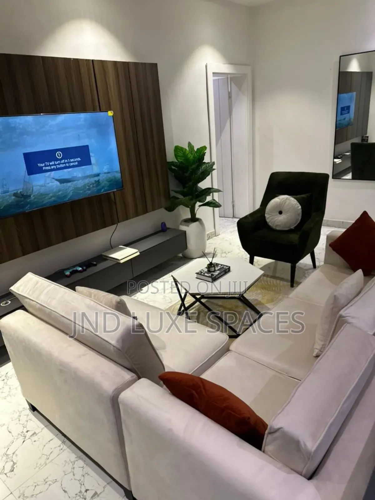 Luxury Cozy 2/3Bedroom Apartment With a Swimming Pool, Snooker Board in Victoria Island