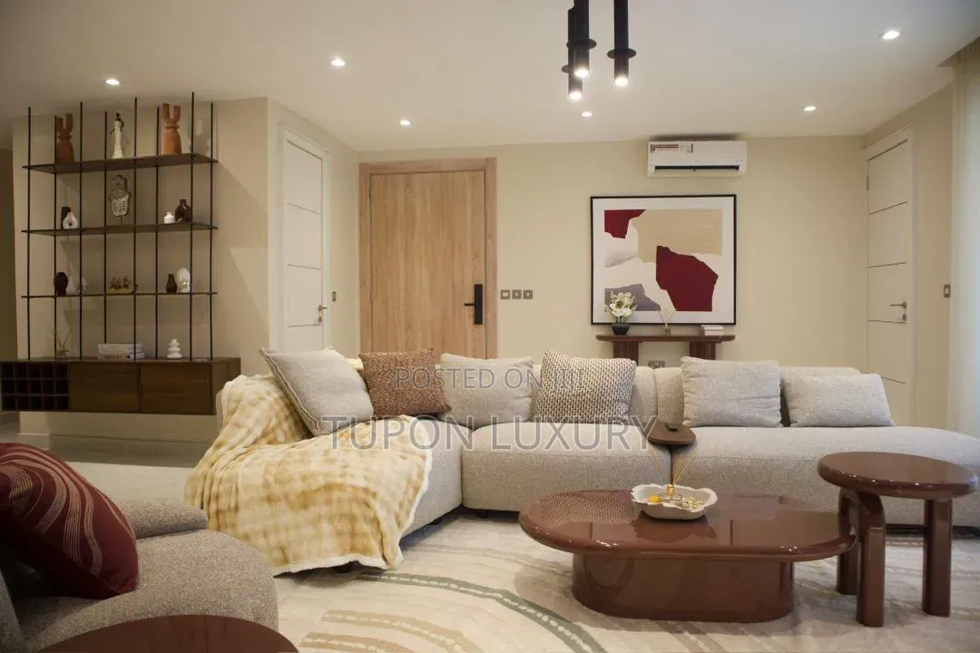 Luxury 3bed in Iconic Towers Vi, With POOL,GYM, PS5, LOUNGE. ETC in Victoria Island Extension