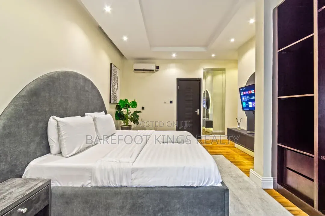 Luxury 3Bedroom Apartment in Lekki Phase 1