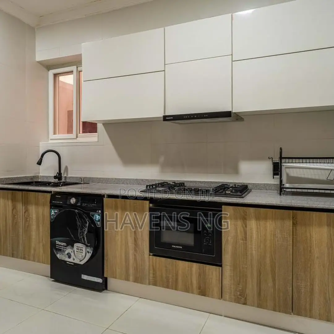 Luxury 2-Bedroom City View Apartment in Parkview Estate