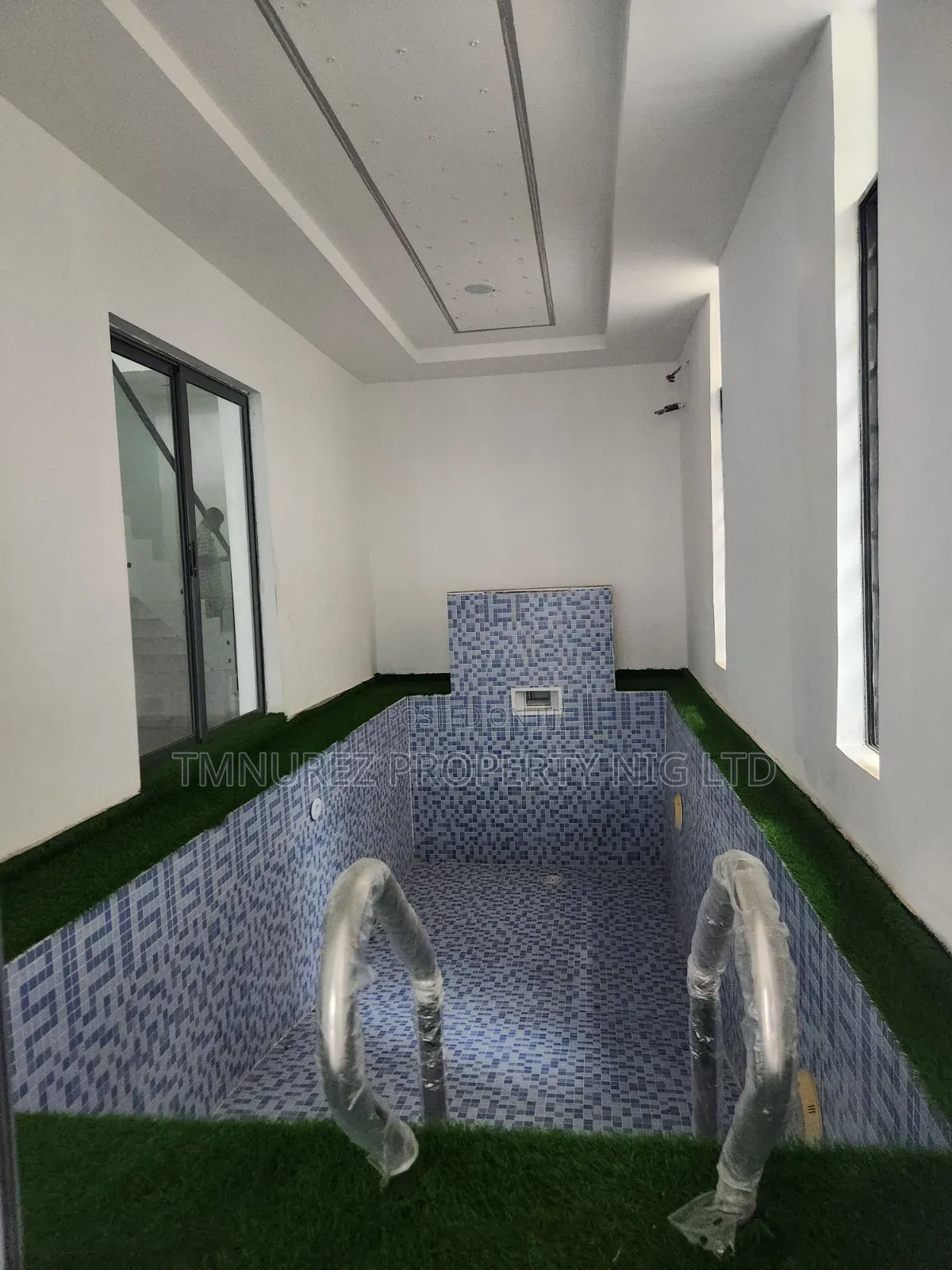 6bdrm Duplex in Chevron for sale in Chevron
