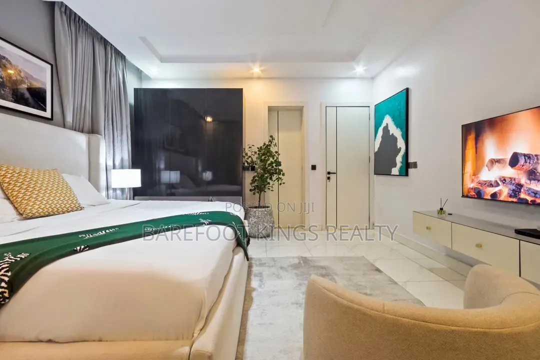 Luxury 2Bedroom Apartment in Lekki Phase 1