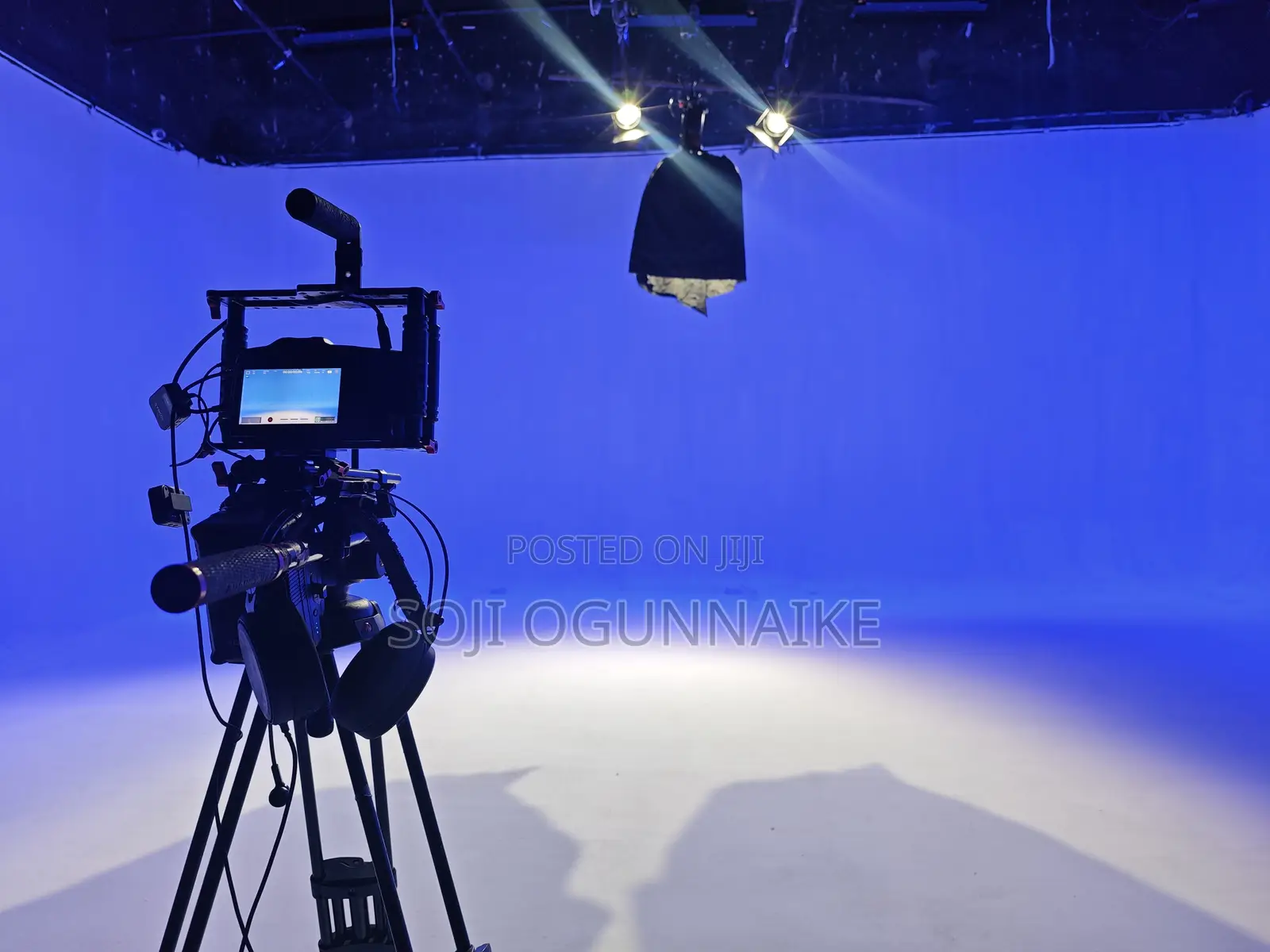Content Studio With Walls That Change Colour in VGC / Ajah