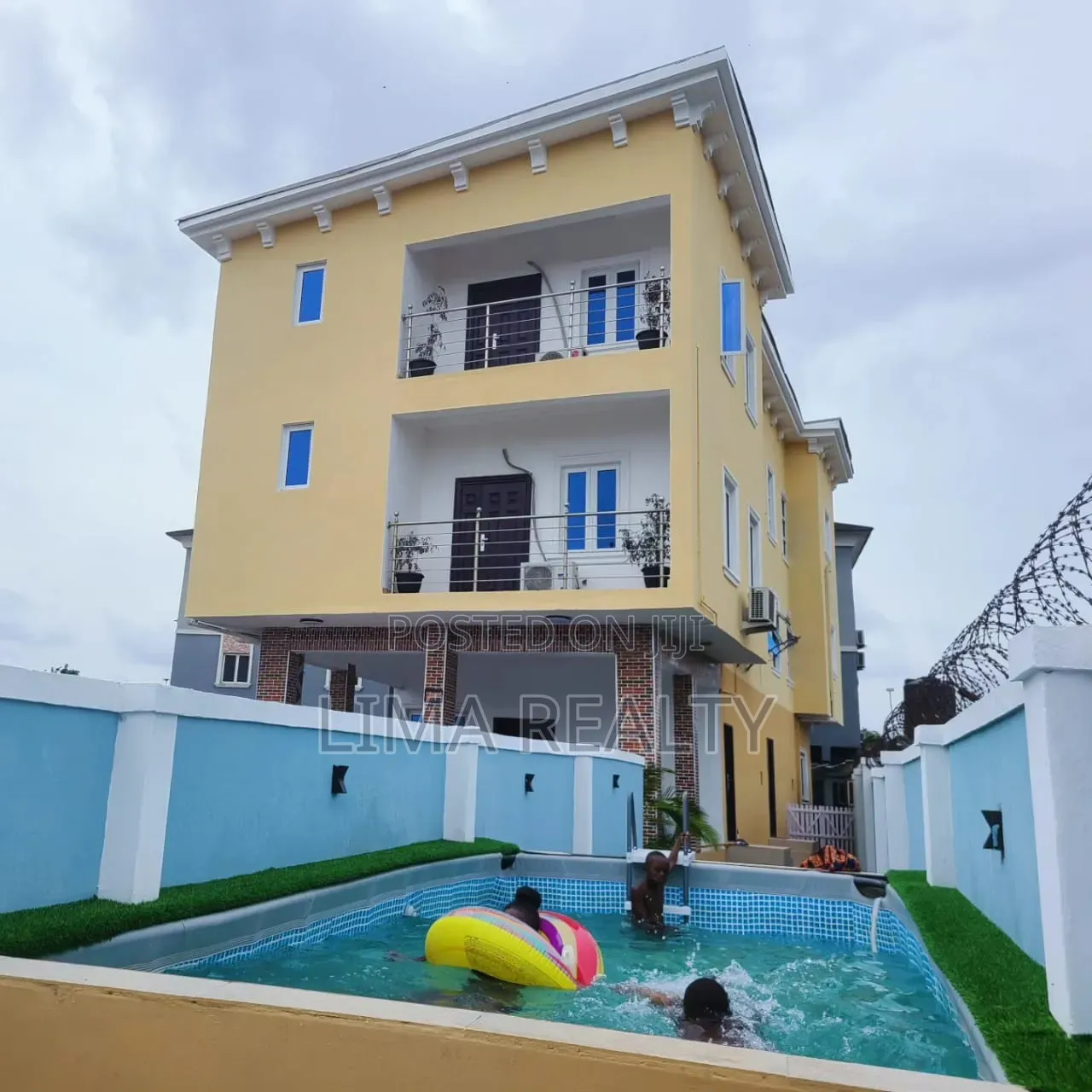 2 Bed Ikeja Airport Road With Pool in Airport Road / Ikeja