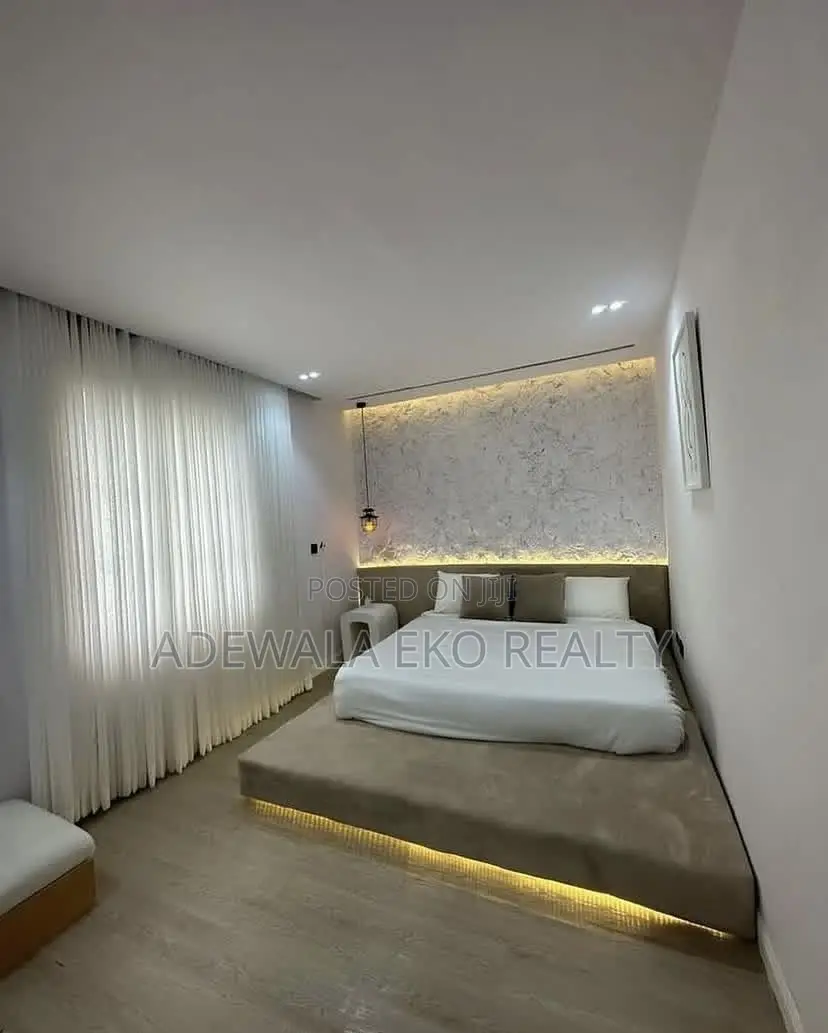 Luxury 1Bedroom Smart Home|Lekki Phase1 - 24/7 Power WiFi in Lekki Phase 1