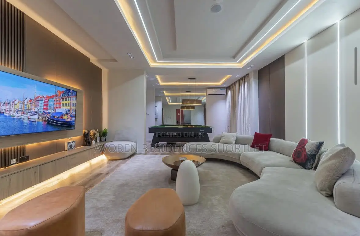 Beautiful Two Bedroom Apartment Shortlet in Lekki Phase 1