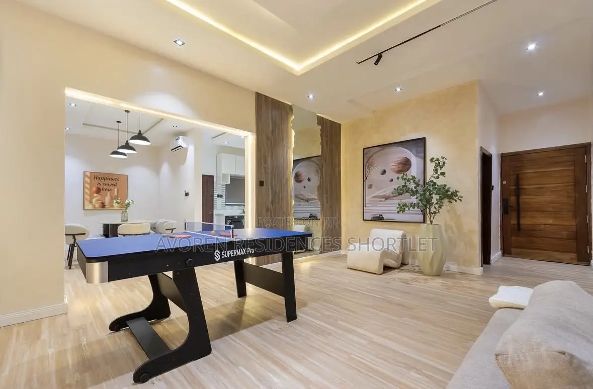 Luxurious 3 Bedroom Apartment Shortlet in Airport Road / Ikeja