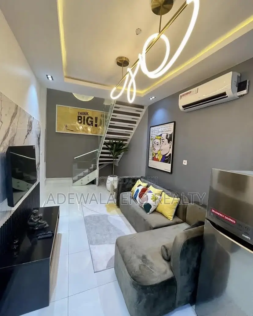 1Bedroom Loft in Lekki Phase 1 - Off Admiralty in Lekki Phase 1