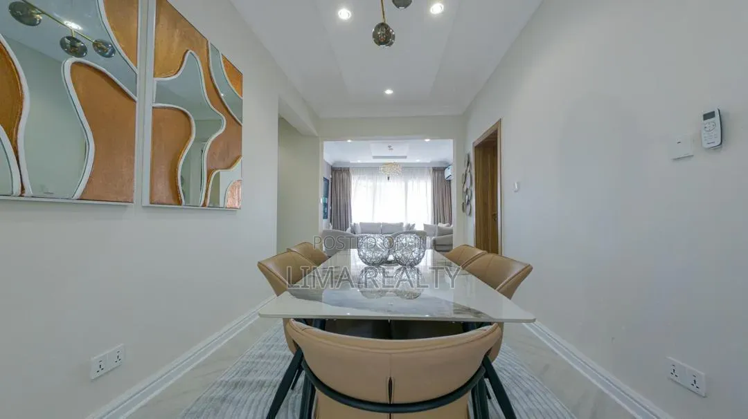Biege Beauty- 3 Bed City View Apartment in Kofo Abayomi