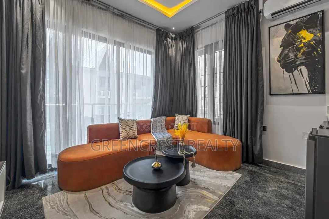 One Bedroom Smart Apartment (With Inbuilt Speaker) in Lekki Phase 1
