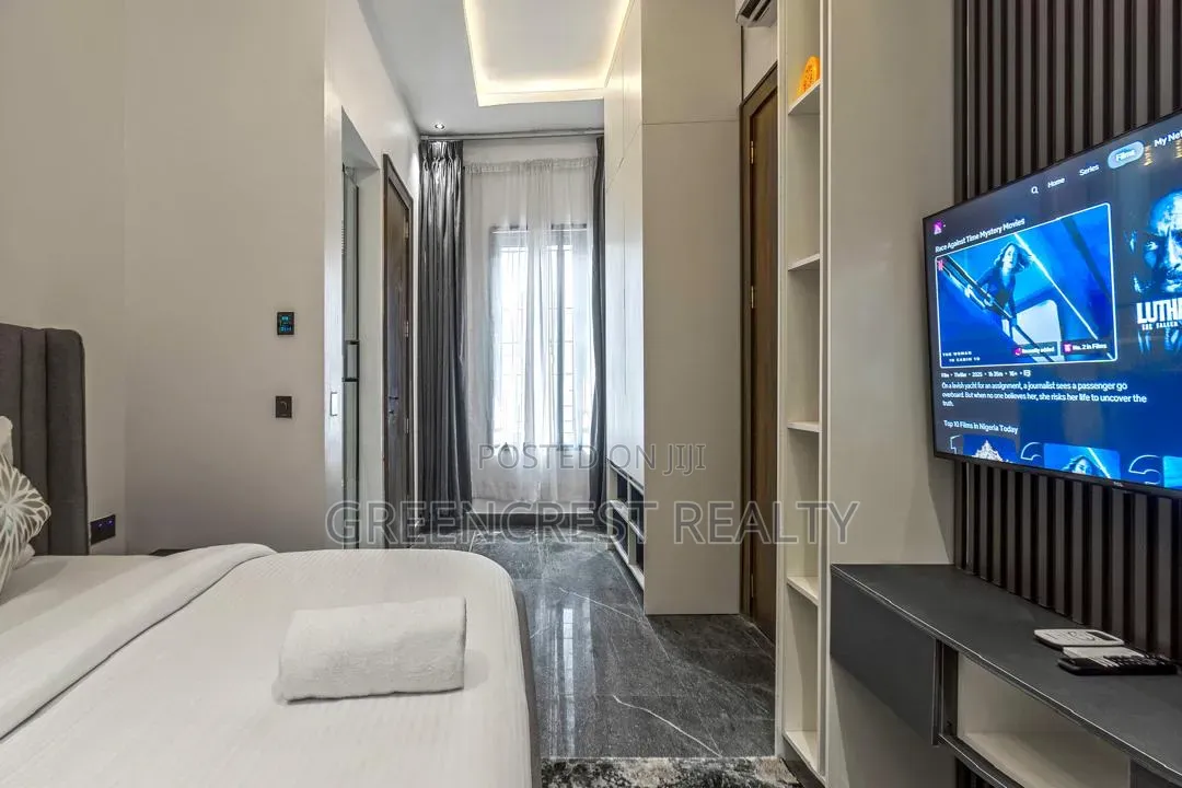 One Bedroom Smart Apartment (With Inbuilt Speaker) in Lekki Phase 1