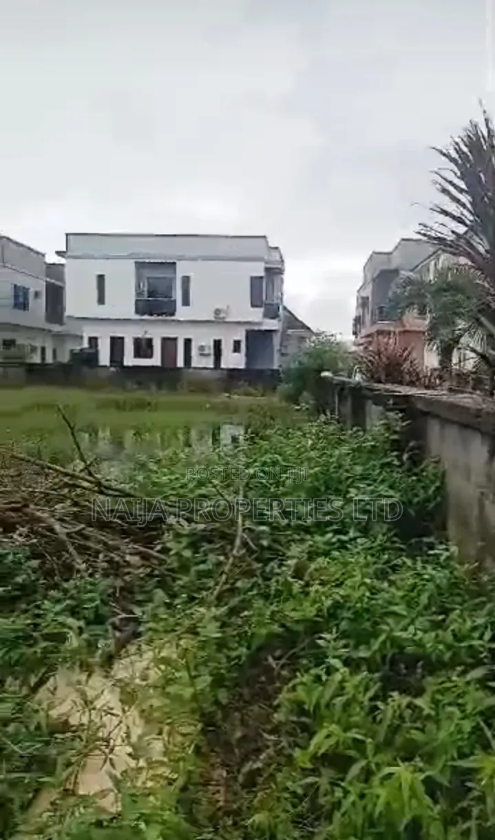 A Plot of Land in Crown Estate, Sangotedo for Sale in Sangotedo