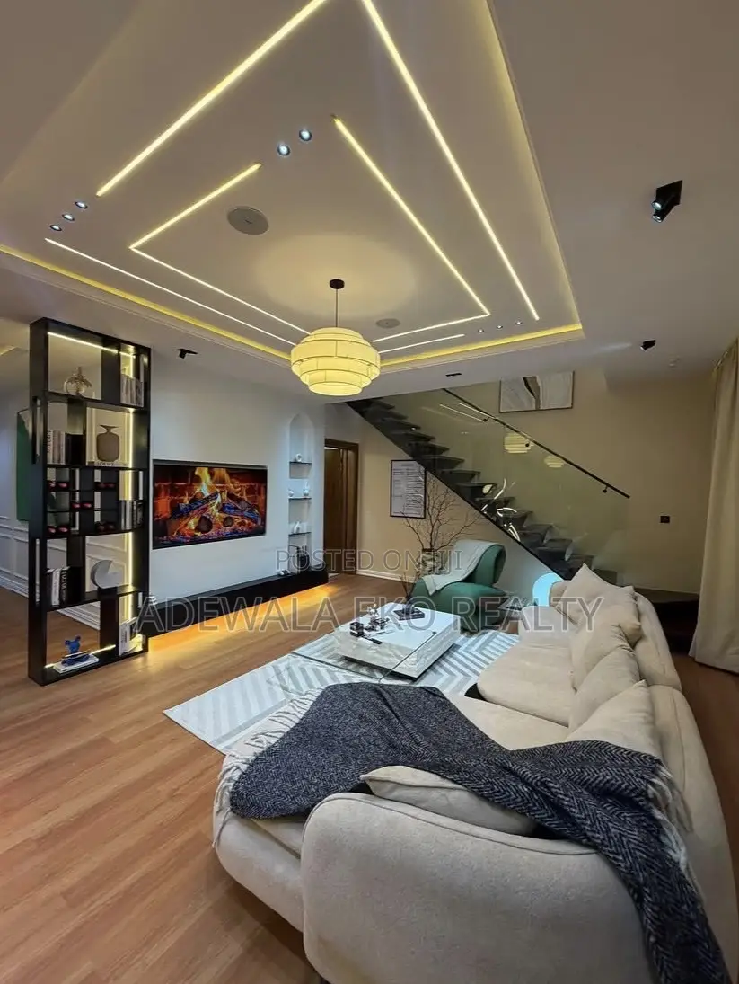 2-Bedroom Shortlet Off Freedom Way Lekki Ph 1 - Cinema, PS5 Pool in Lekki Phase 1