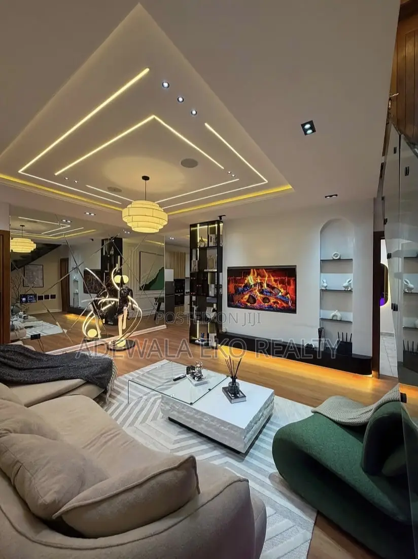 2-Bedroom Shortlet Off Freedom Way Lekki Ph 1 - Cinema, PS5 Pool in Lekki Phase 1