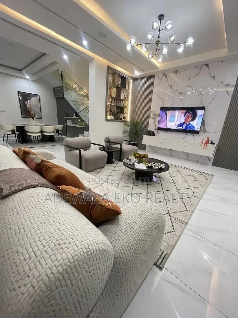 Luxury 3-4 Bedroom Serviced Shortlet Apartment Ikeja GRA in Ikeja GRA